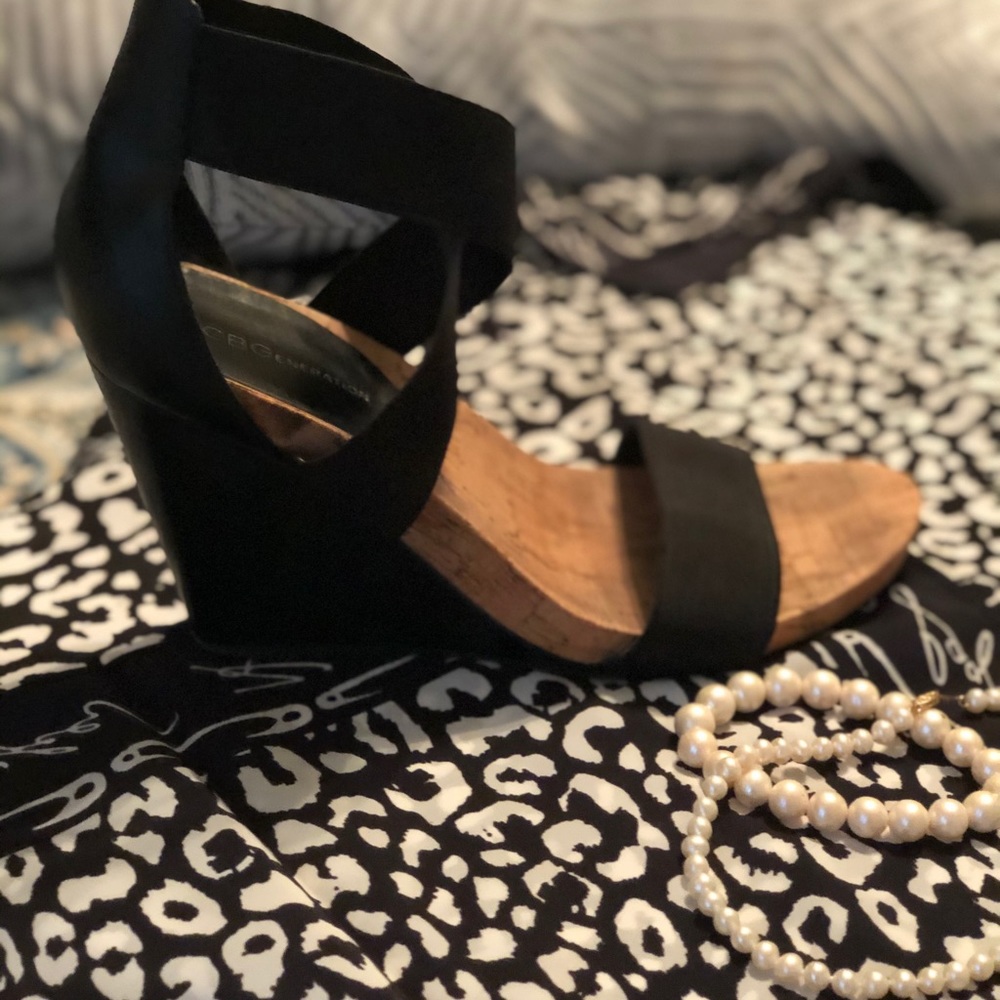 BCBGENERATION SANDALS 🌼